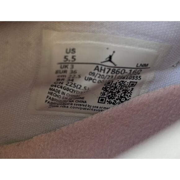 Air Jordan 11 Low “Legend Pink” White Youth Size 5.5 - Picture 7 of 8